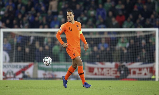 Virgil Van Dijk Holanda vs Polonia