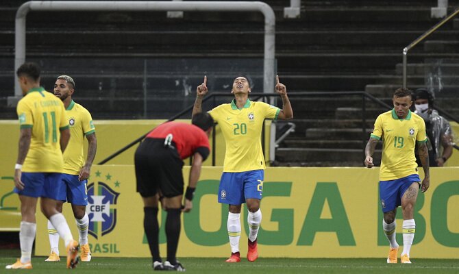 Roberto Firmino Perú vs Brasil