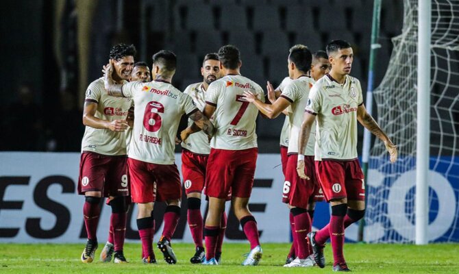 Apuestas Sporting Cristal vs Universitario