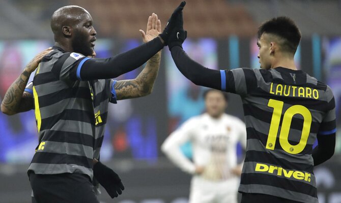 Romelu Lukaku y Lautaro Martínez, dos de los jugadores a seguir de cara a las apuestas en el Inter vs Juventus