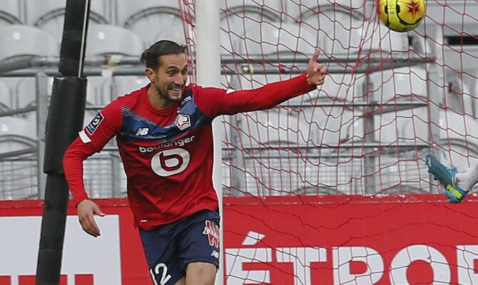 Yusuf Yazici celebra un gol en el partido de la primera vuelta. Revisa nuestros pronósticos para el Mónaco vs Lille
