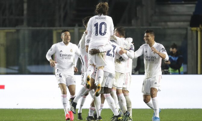 Los Blancos celebran un gol, imagen que se repetirá si se cumplen los pronósticos del Real Madrid vs Atalanta