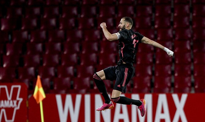 Karim Benzema celebra un gol en la imagen. Cuotas Athletic Club vs Real Madrid, LaLiga Santander