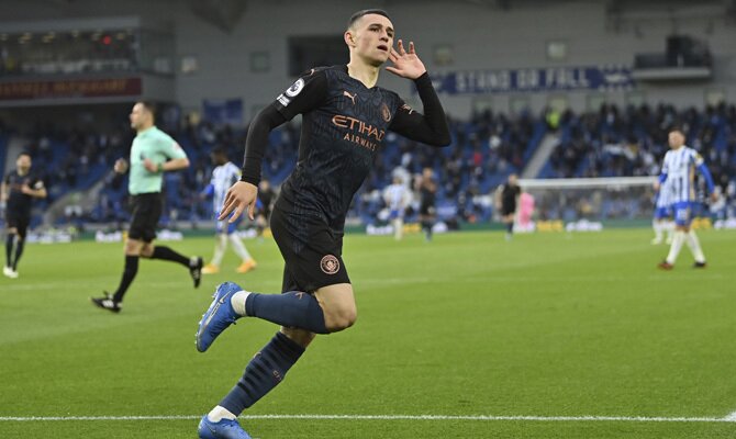 Phil Foden celebra un gol con los Skyblues en la imagen. Cuotas para el Manchester City vs Chelsea.
