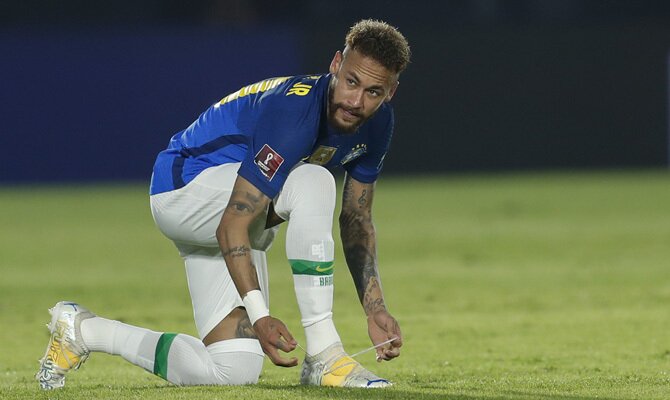 Neymar se ata las botas sobre el terreno de juego. Pronósticos de la Copa América, primera jornada.