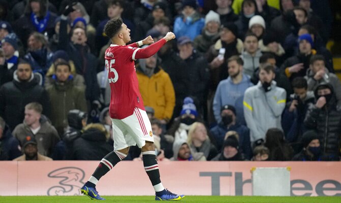 Jadon Sancho cierra los puños celebrando un gol. Cuotas Manchester United vs Arsenal