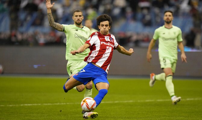 Joao Felix a punto de disparar en la imagen. Cuotas Atlético de Madrid vs Valencia, LaLiga Santander