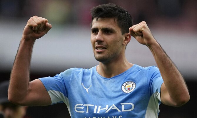 Rodri Hernández celebra un gol con los Skyblues. Cuotas Manchester City vs Chelsea, Premier League.