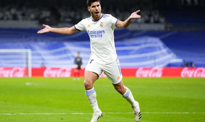 Marco Asensio abre los brazos para celebrar un gol. Cuotas del Villarreal Vs Real Madrid, LaLiga.