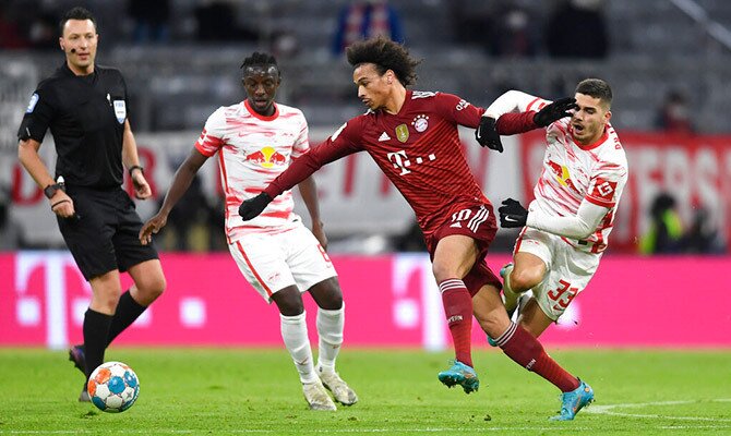 Leroy Sane del Bayern Munich en partido contra el RB Leipzig