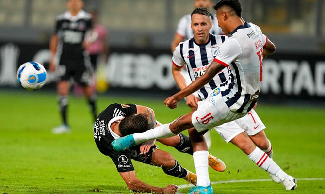 Fabio Rojas de Alianza Lima en partido de Copa Libertadores