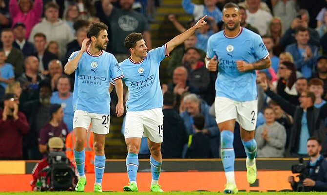 Joaquin Alvarez del Manchester City celebra una anotacion en la Premier