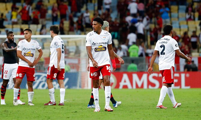 Jugadores de Sporting Cristal al finalizar su partido contra Flamengo por la Libertadores