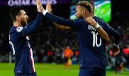 Messi y Neymar celebran un gol del PSG en el Parque de los Principes