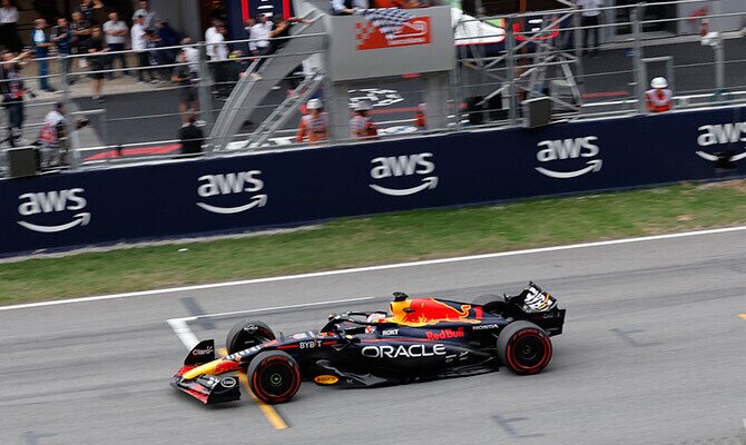 Max Verstappen cruza la meta del Gran Premio de Canadá como líder de la F1 2023