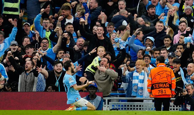 Bernardo Silva festeja uno de los goles del Manchester City en semifinales de Champions