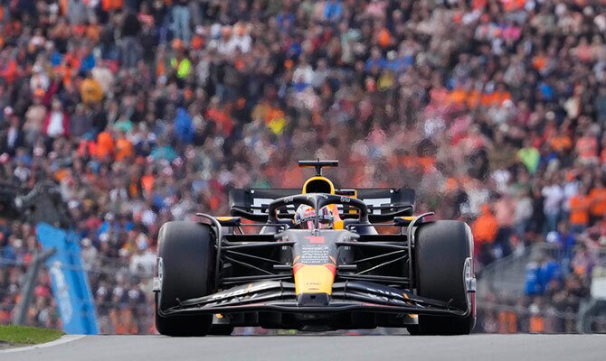Max Verstappen liderando el Gran Premio de Países Bajos de la F1