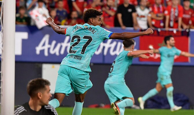 Lamine Yamal festeja una anotación del Barcelona ante Osasuna