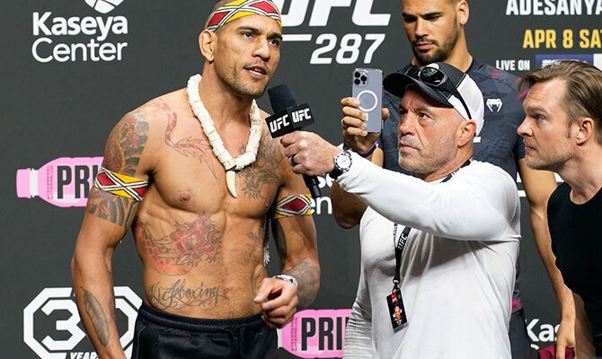Joe Rogan entrevista a Alex Pereira previo a un evento de UFC