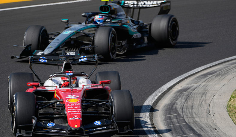 Kimi Antonelli sigue a Charles Leclerc en el GP de Hungría