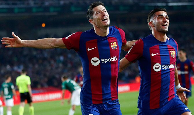 Cuotas y pronósticos de Rayo Vallecano vs Barcelona en el regreso de La Liga